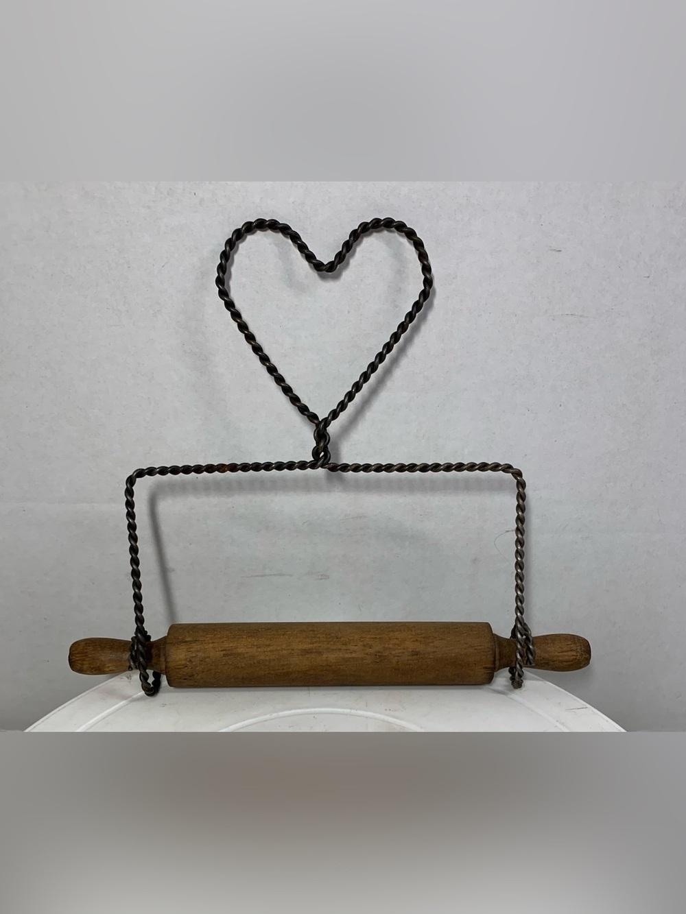 Vintage Farmhouse Twisted Wire Heart 9” Rolling Pin Decoration. 3919